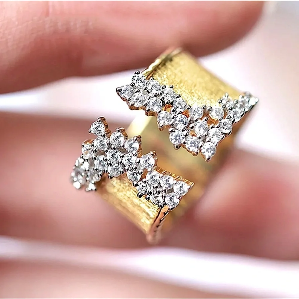 18K GOLD-PLATED SPARKLE ALLURE CZ CRYSTAL CUFF RING (ADJUSTABLE)